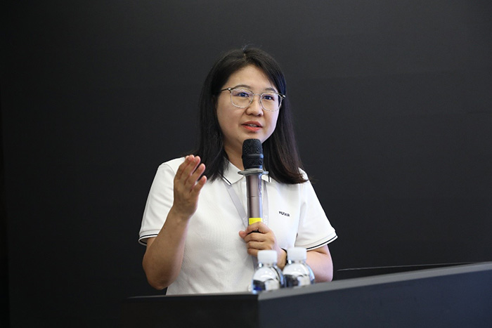 Chen Qiongqiong delivered remarks at the opening ceremony