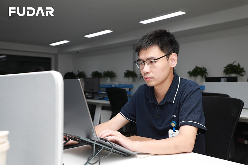 Miao Renliang at Work