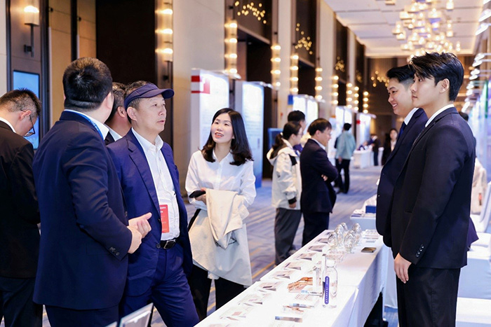 Attendees visited the Fuda booth